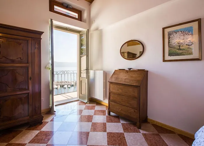 Le Camerine Apartment Water Front