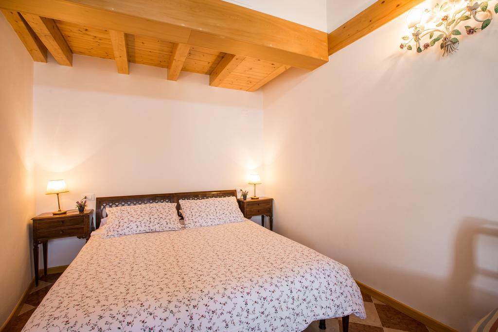 Le Camerine Water Front Apartment