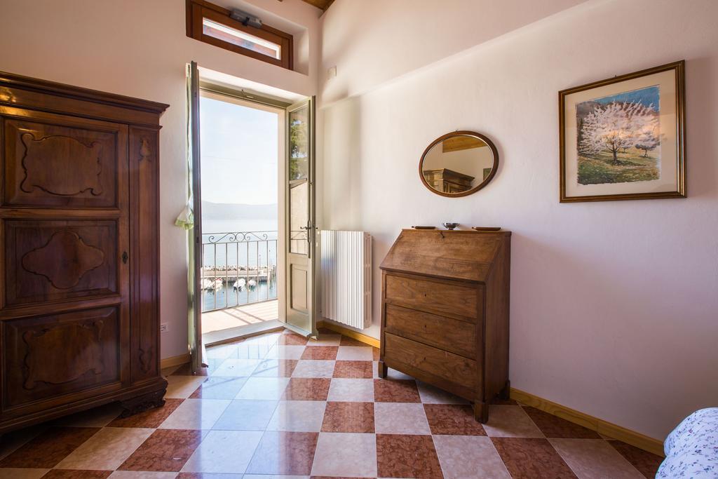 Le Camerine Water Front Apartment *