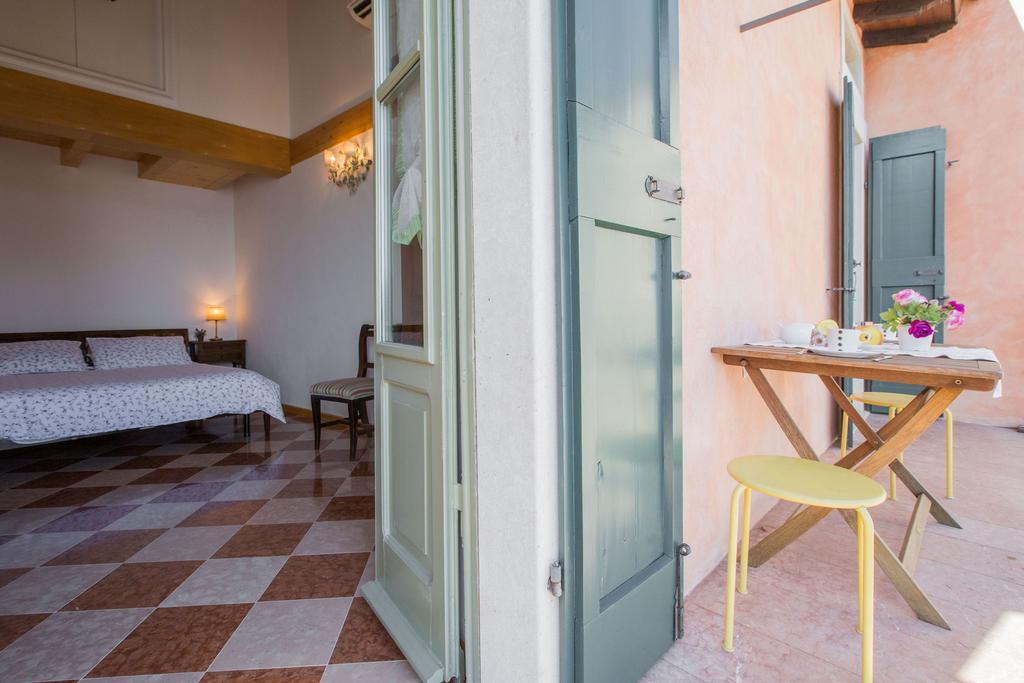 Apartment Le Camerine Water Front