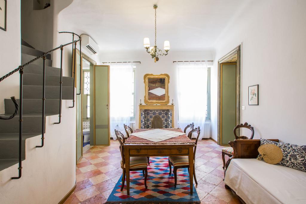 Le Camerine Water Front Apartment