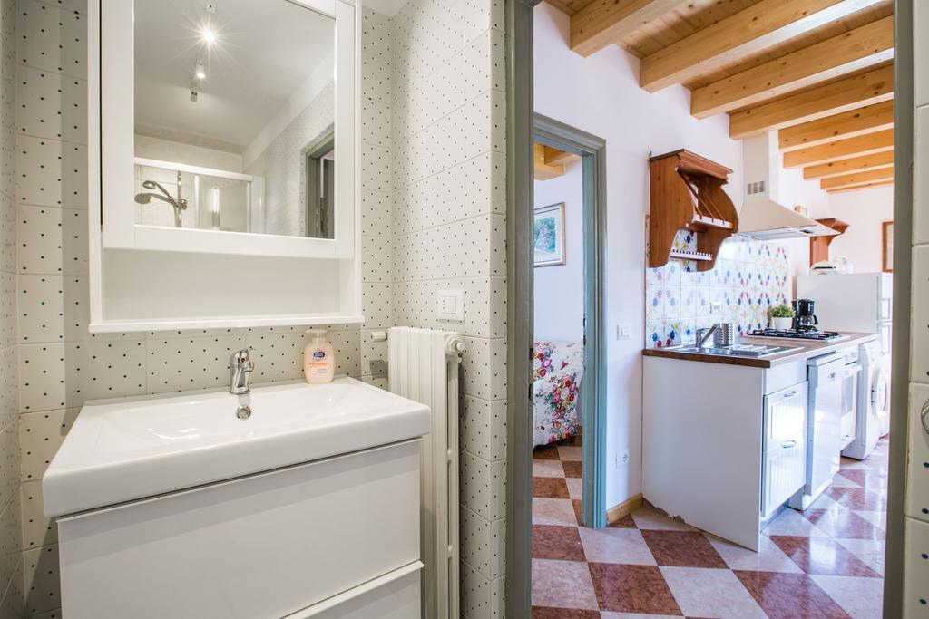 Apartment Le Camerine Water Front *